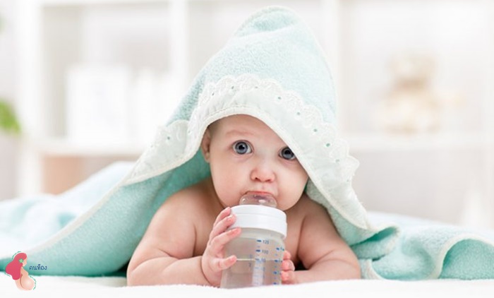 จริงหรือ...เด็กแรกเกิดถึง 6 เดือน ไม่จำเป็นต้องดื่มน้ำ